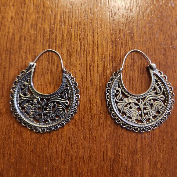 Vintage Filigree Earrings - Picture 2 of 4